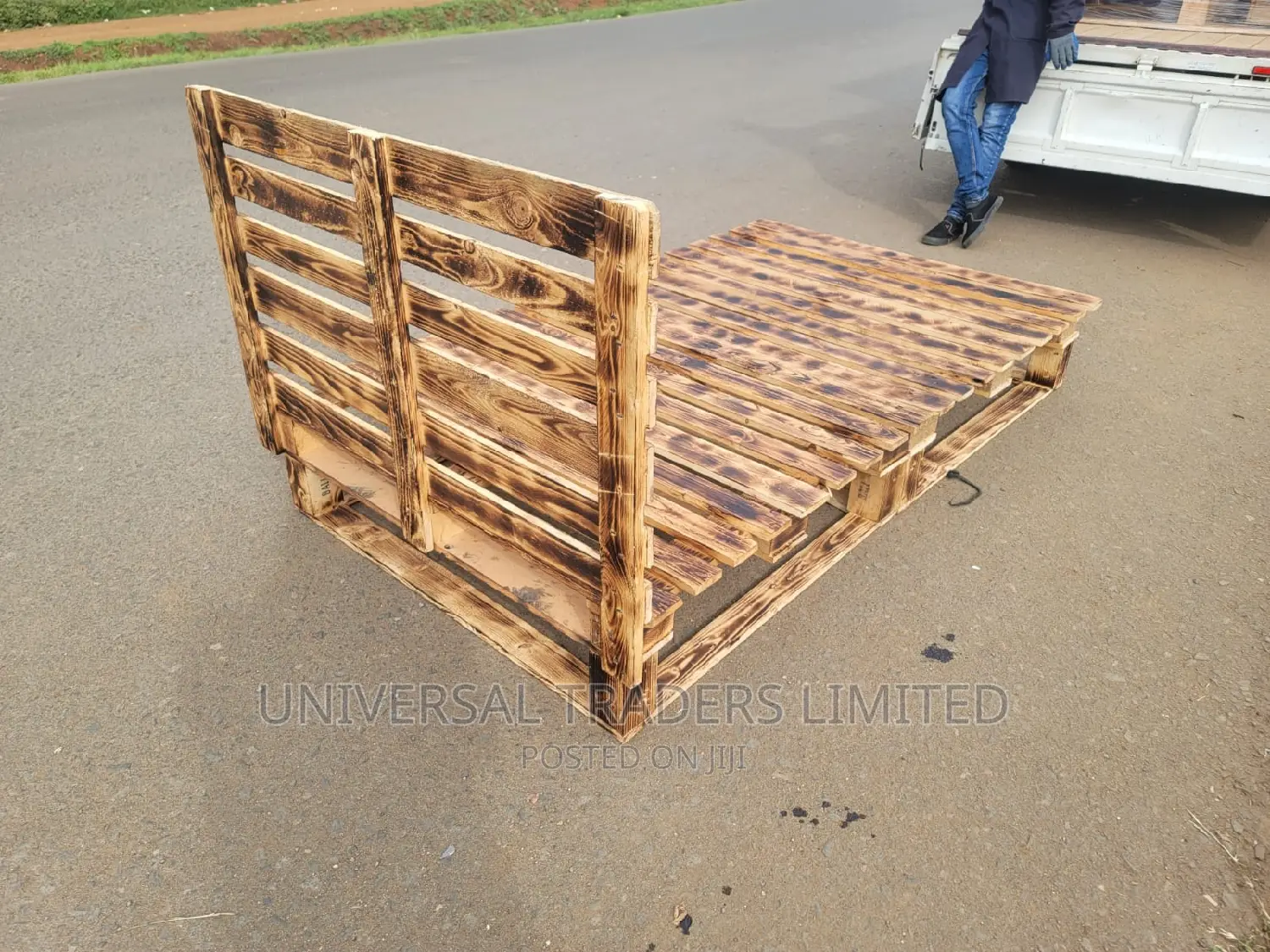 DIY Detachable 4x6 Bed - Premium Blazed Pallet Bed