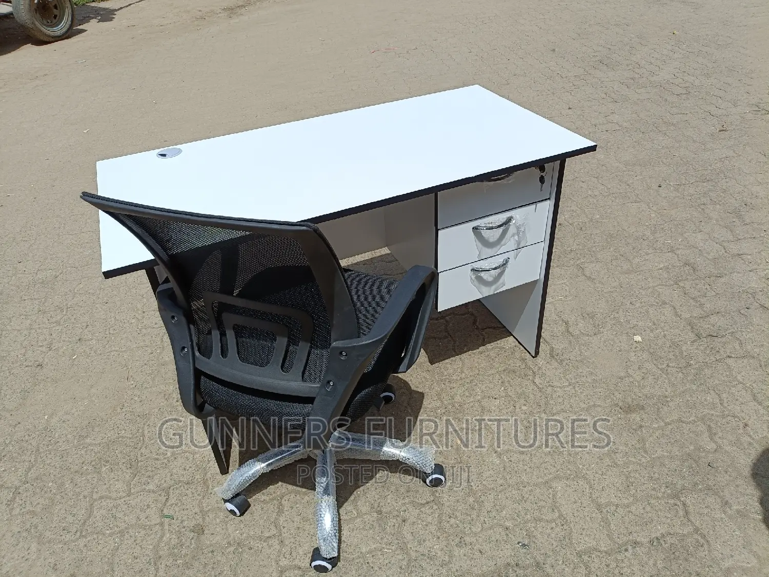 Combo Desk and Chair Combo Desk and Chair