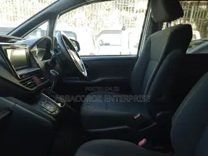 Toyota Voxy 2016 Gray