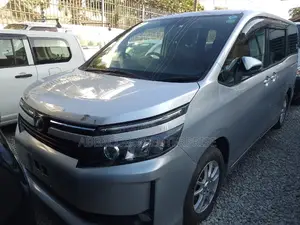 Toyota Voxy 2016 Gray