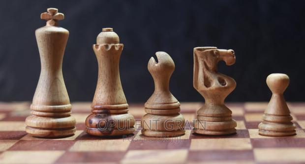 Wooden Chess Men. Mahogany Pine,Triple Weight, Felted. Chess Board