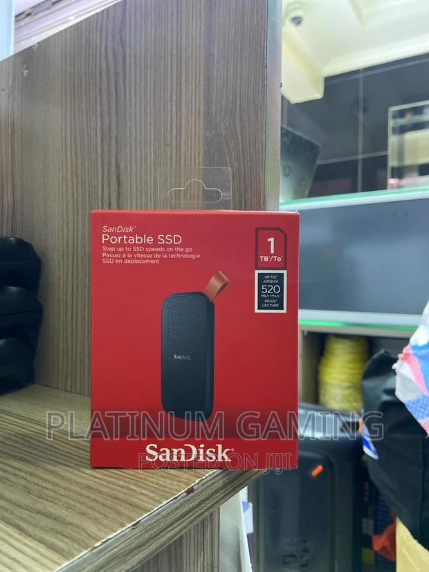 1TB Portable SSD Sandisk - main view