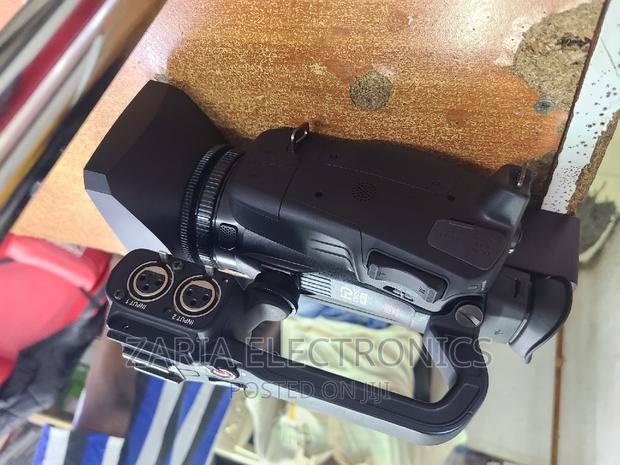 Canon XA20 Camcorder Camera - thumbnail 3