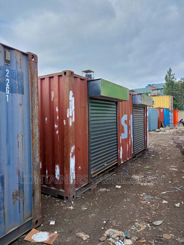 20ft With Two Stalls - thumbnail 4