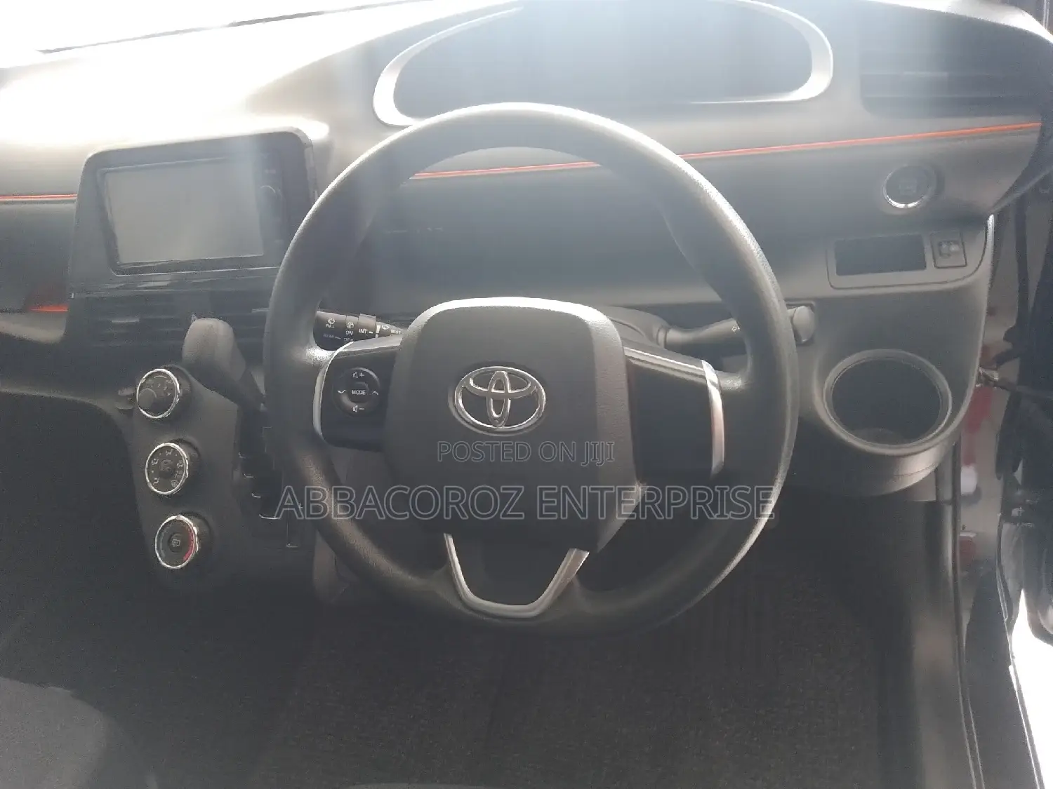 Toyota Sienta 1.5 AWD 2016 Matt Black