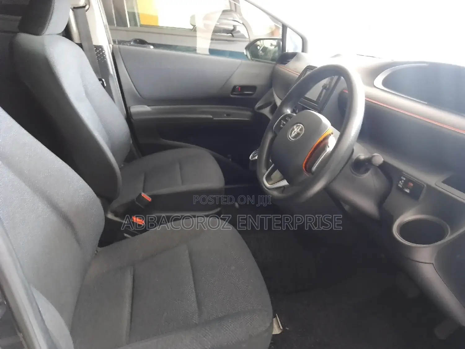 Toyota Sienta 1.5 AWD 2016 Matt Black