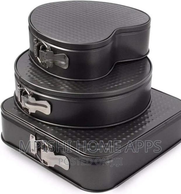 Nonstick 3pcs Cake Mould/Baking Tins Size 24cm/22cm/20cm - thumbnail 5