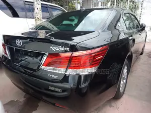 Toyota Crown 2016 Matt Black