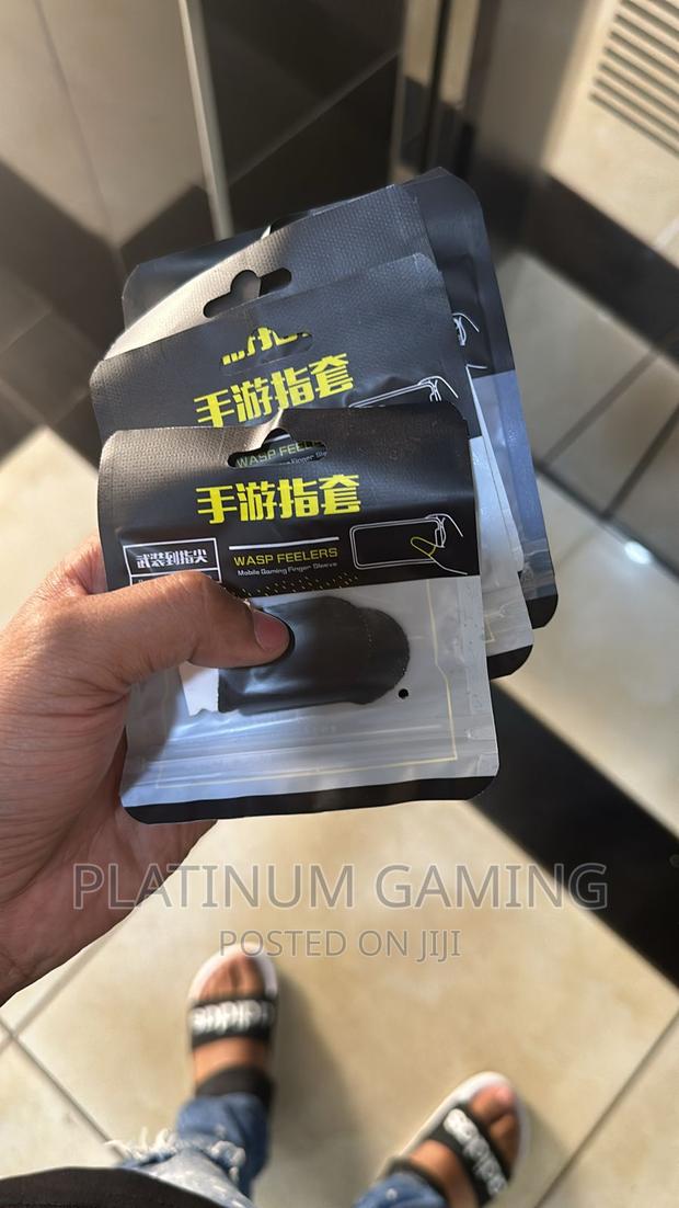 Wasp Feelers (Thumb Gaming Sleeves)