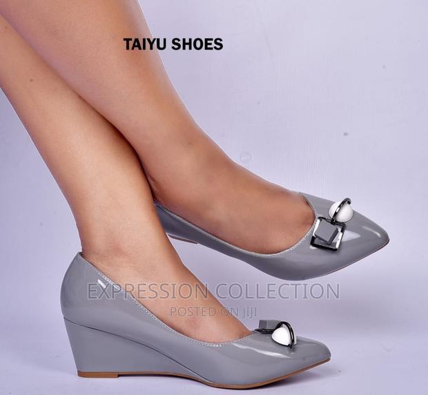 Ladies Official Shoes.Sizes 37_42 - thumbnail 2