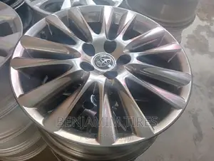 Original Rim Size 18 Inch for Toyota Harrier.