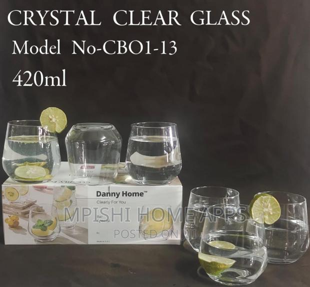 6pcs CRYSTAL CLEAR Whiskey GLASS 
Cb 01- 13