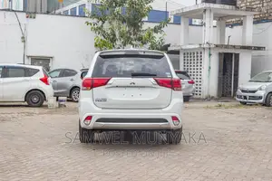 Mitsubishi Outlander 2.4 PHEV AWD 2017 White