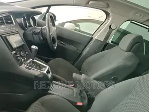 Peugeot 5008 1.2 PureTech Access 2016 Brown