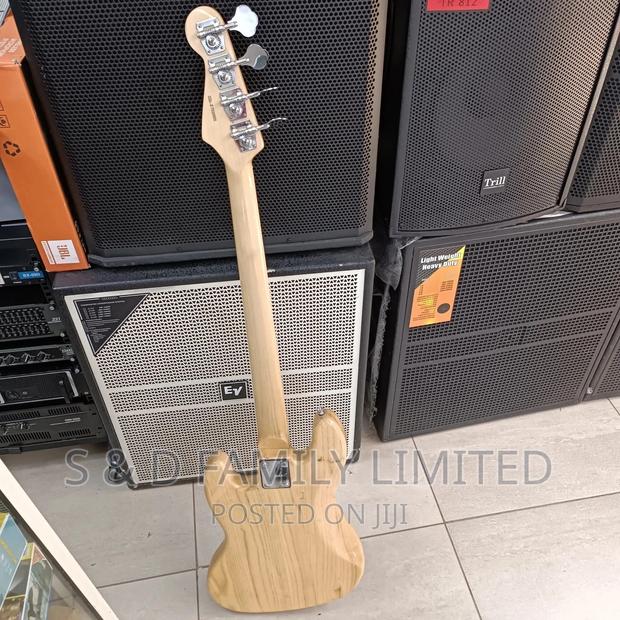 Fender 4 String Jazz Bass Guitar - thumbnail 3
