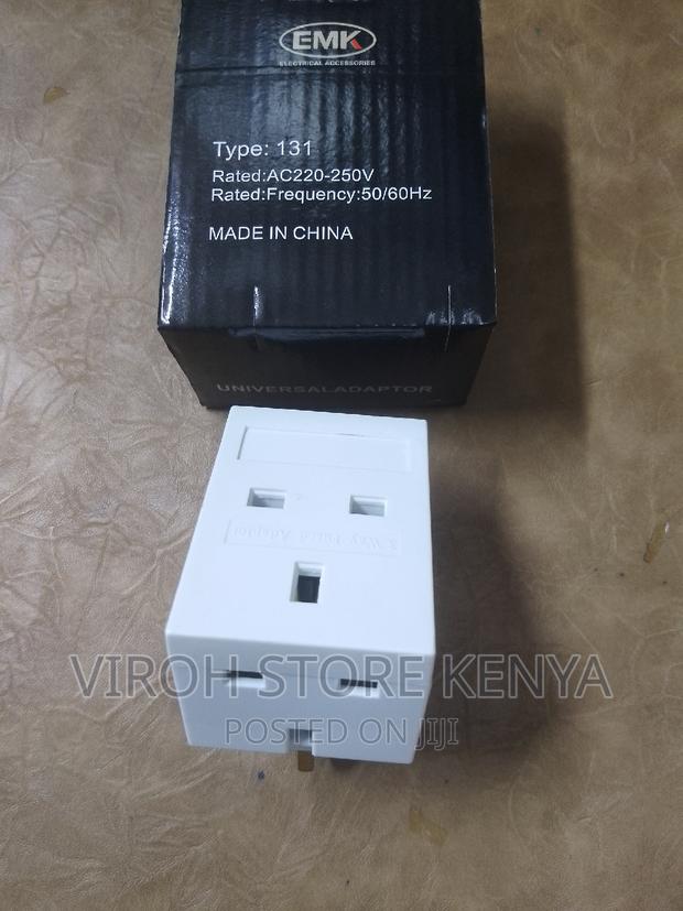 Universal UK Adapter Multiplug 220-250v 60hz