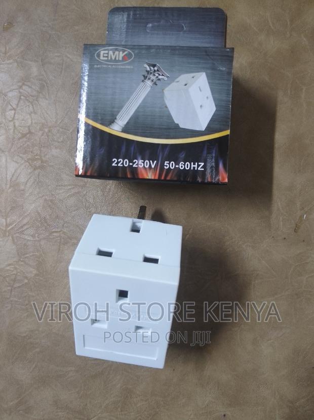 Universal UK Adapter Multiplug 220-250v 60hz - thumbnail 2