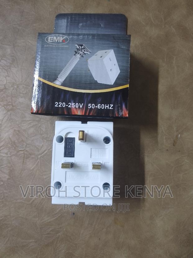 Universal UK Adapter Multiplug 220-250v 60hz - thumbnail 3