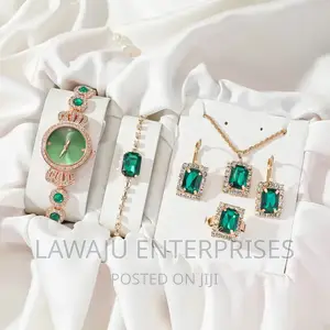 Emerald Green Ladies Jewellery Set