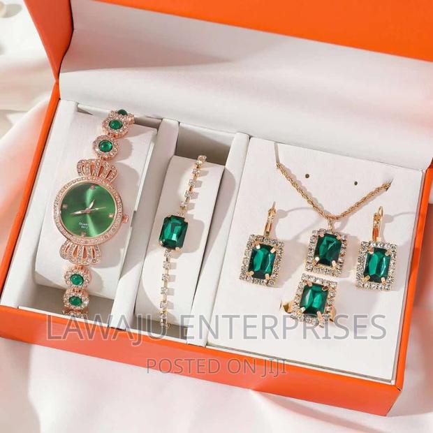 Emerald Green Ladies Jewellery Set - main view