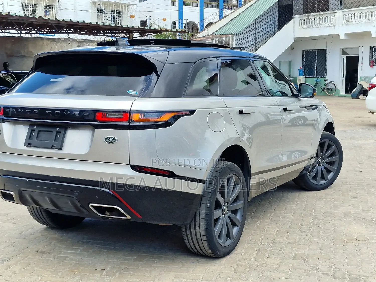 Land Rover Range Rover Velar 2019 Gold