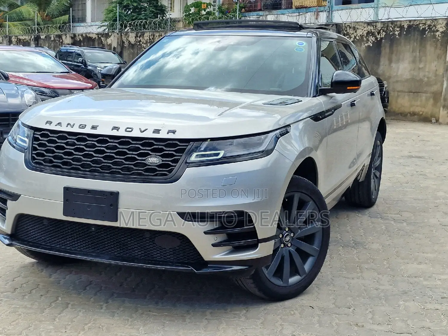 Land Rover Range Rover Velar 2019 Gold