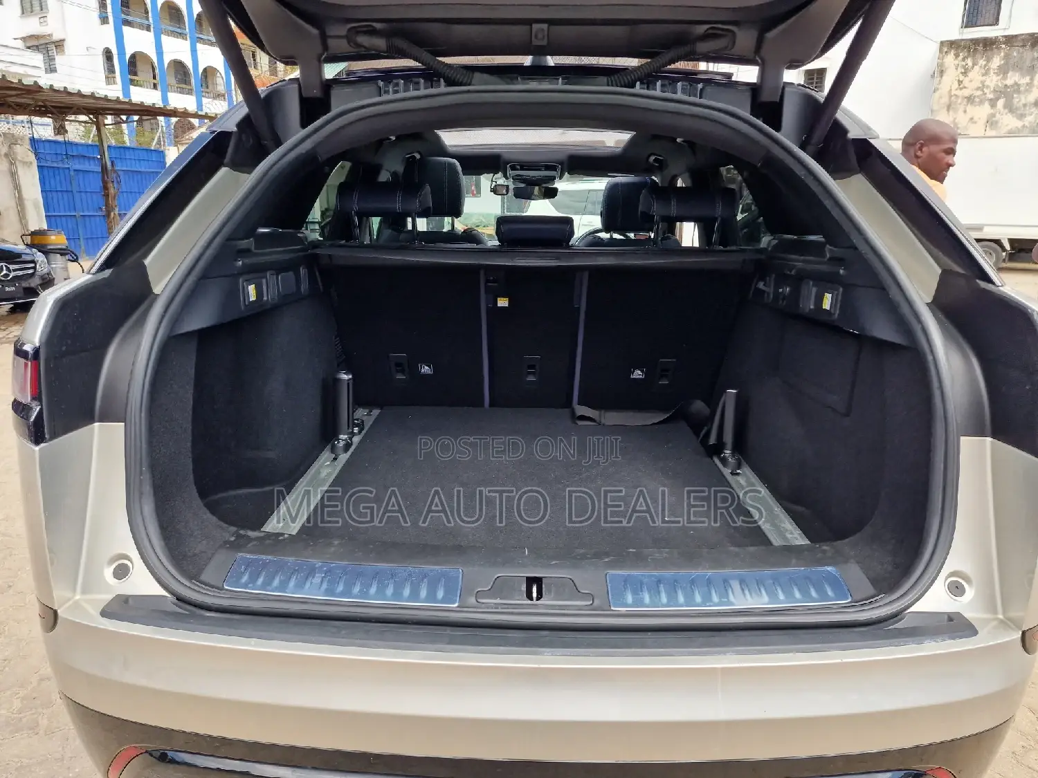 Land Rover Range Rover Velar 2019 Gold
