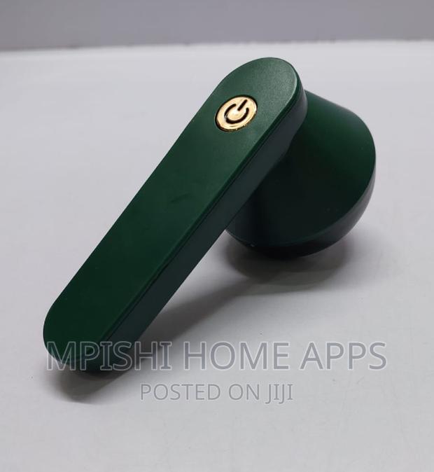 Electric Lint Remover. - main view