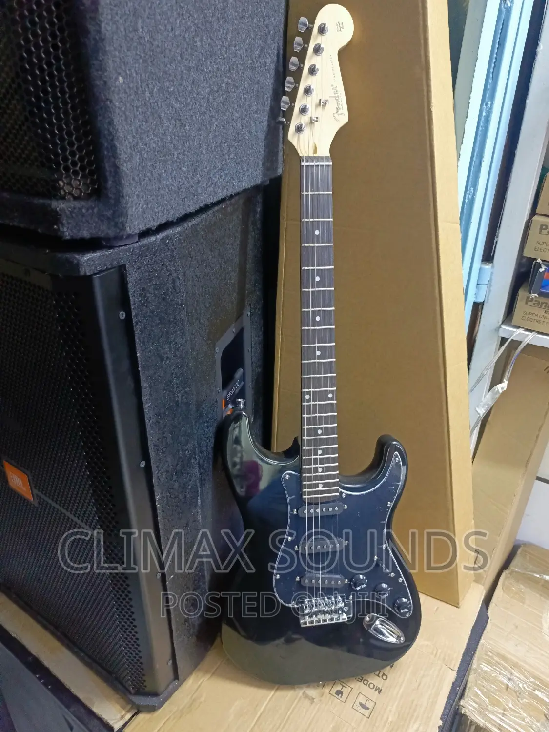 Fender Electric Guitar Black:,