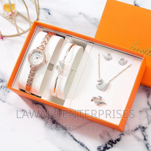 Elegant Gold Swan 7 in 1 Ladies Gift Set