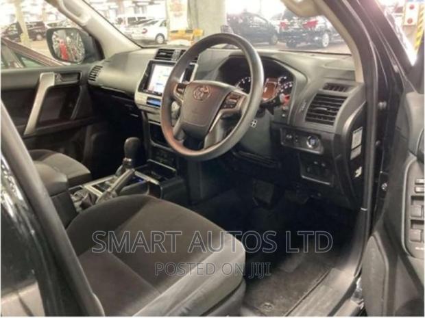 Toyota Land Cruiser Prado 2017 Black - thumbnail 2