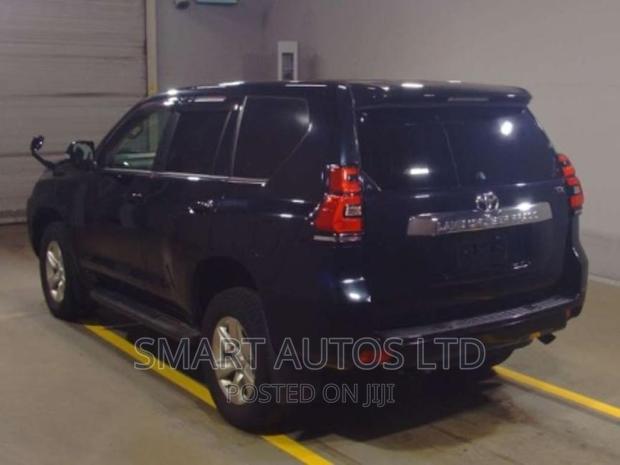 Toyota Land Cruiser Prado 2017 Black - thumbnail 6