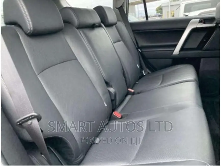 Toyota Land Cruiser Prado 2017 Black