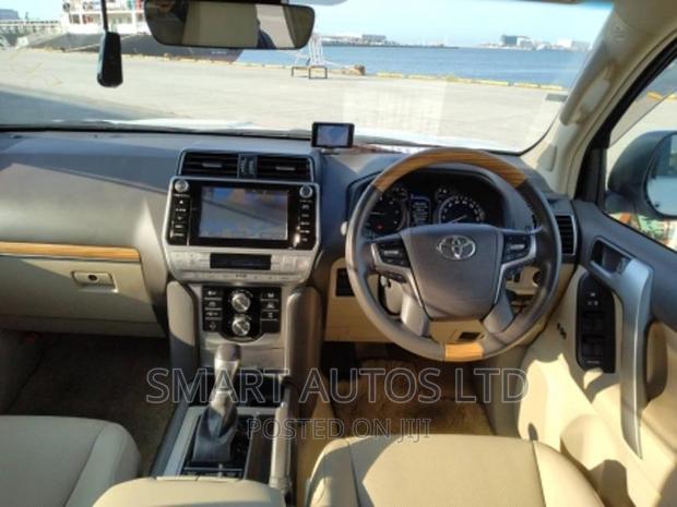 Toyota Land Cruiser Prado 2017 Pearl - thumbnail 8