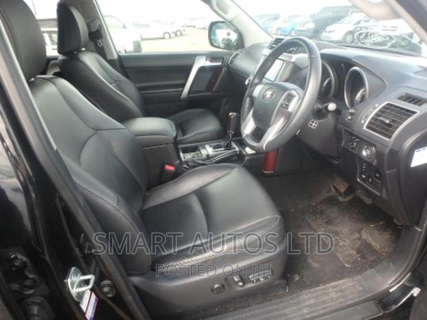 Toyota Land Cruiser Prado 2017 Black - thumbnail 12