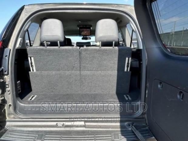 Toyota Land Cruiser Prado 2017 Black - thumbnail 20