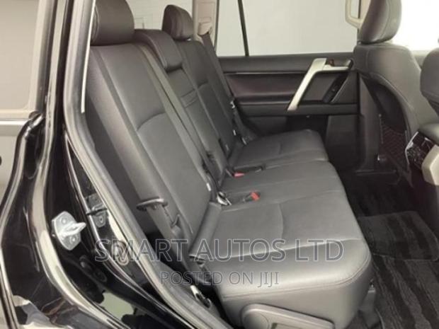 Toyota Land Cruiser Prado 2018 Black - thumbnail 21