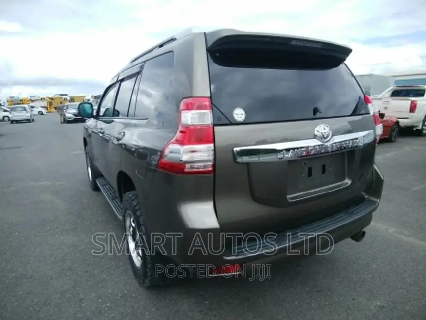 Toyota Land Cruiser Prado 2016 Brown