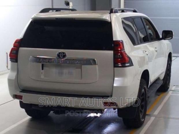 Toyota Land Cruiser Prado 2018 Pearl - thumbnail 6