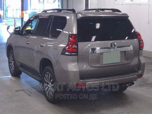 Toyota Land Cruiser Prado 2018 Brown - thumbnail 3
