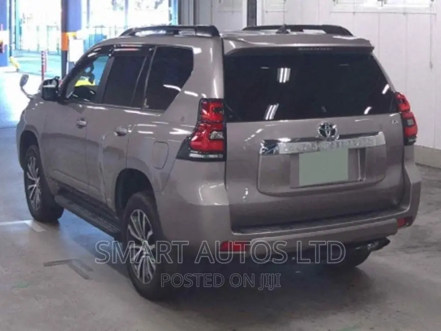 Toyota Land Cruiser Prado 2018 Brown