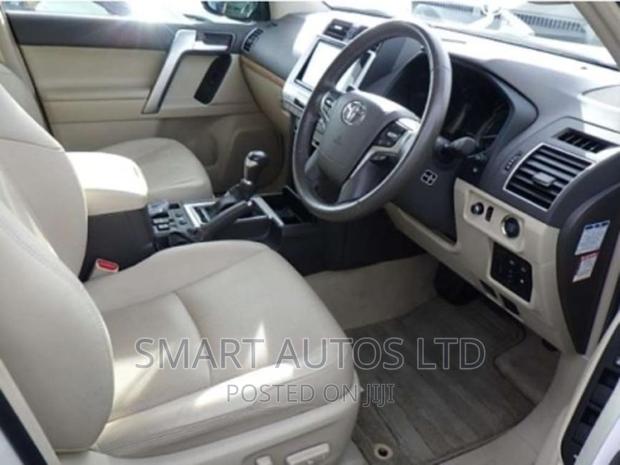 Toyota Land Cruiser Prado 2018 Pearl - thumbnail 3
