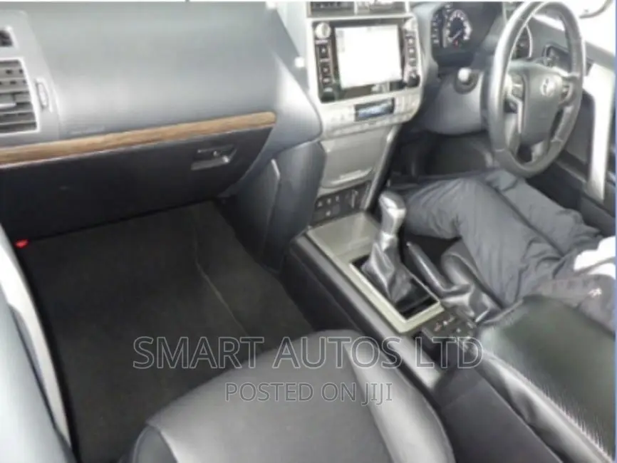 Toyota Land Cruiser Prado 2018 Silver
