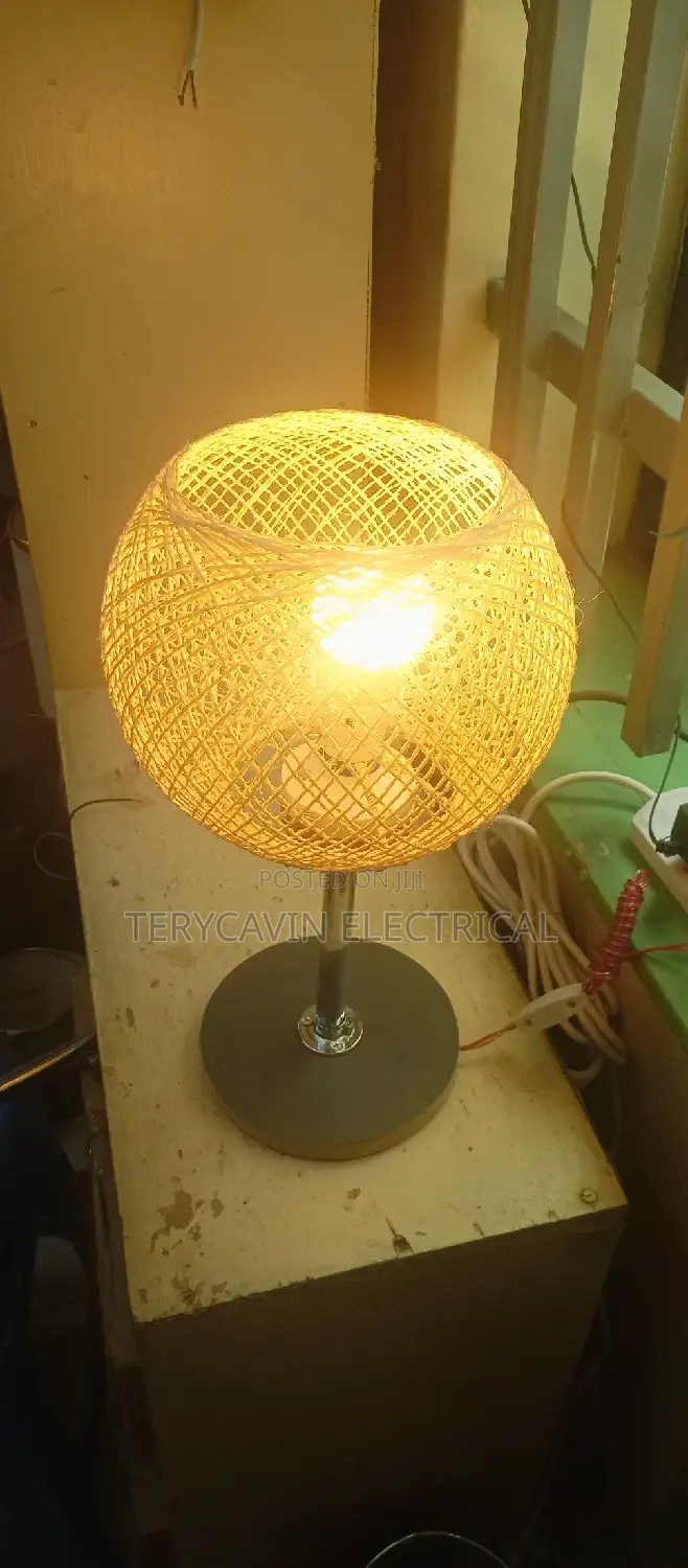 Table Lamps With Metal Stand