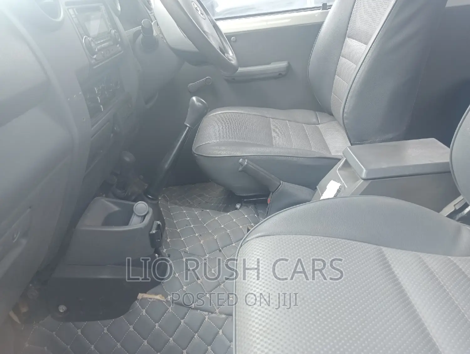 Toyota Land Cruiser 2016 White