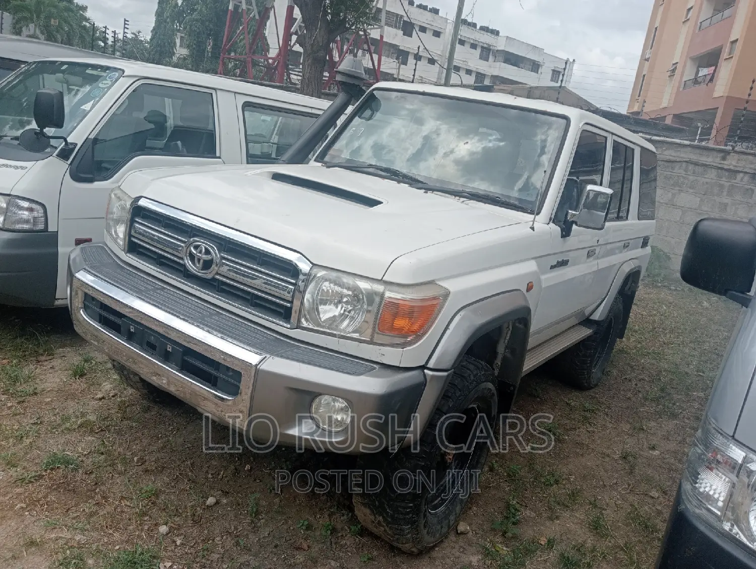 Toyota Land Cruiser 2016 White