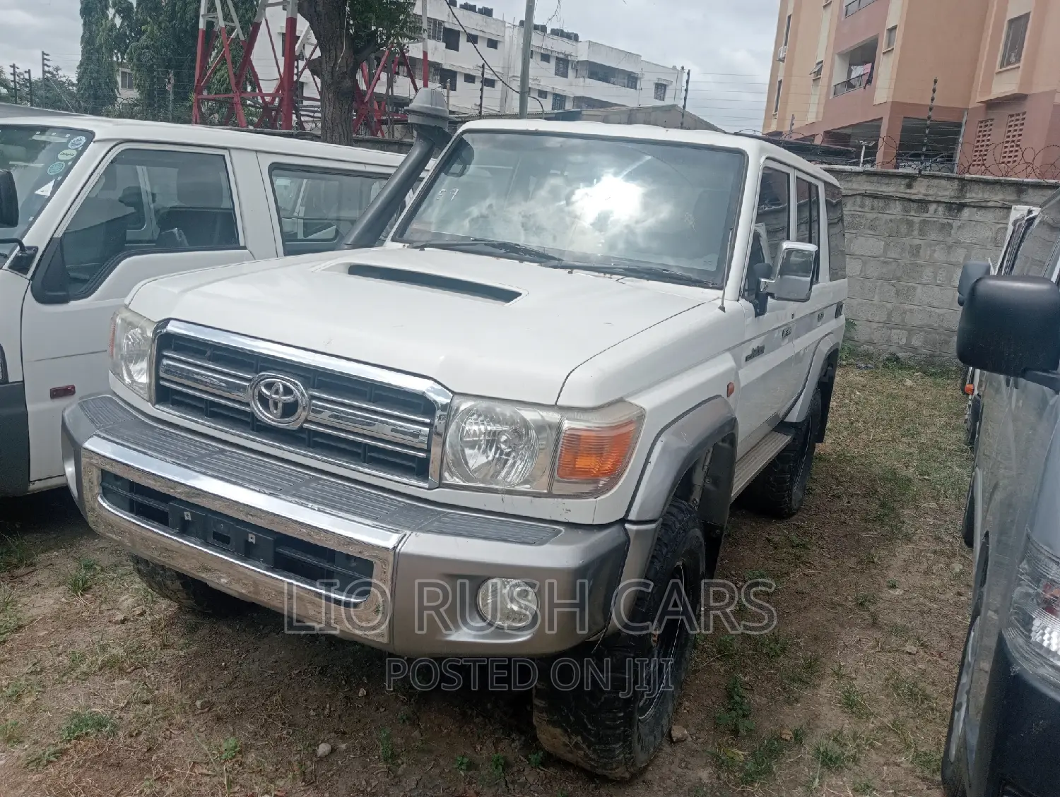 Toyota Land Cruiser 2016 White
