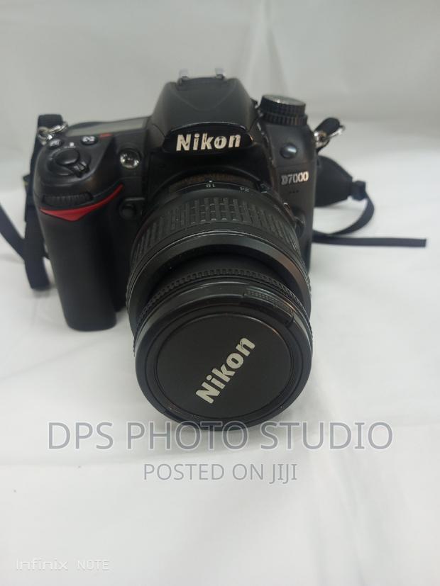 Nikon D7000 DSLR - main view