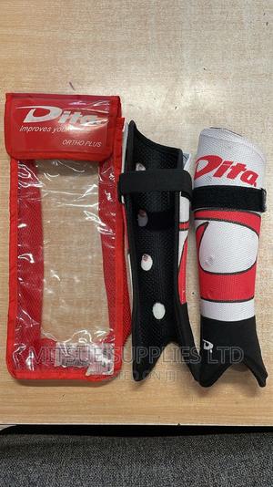 Dita Hockey Shin Guards Set Professional in Pair - thumbnail 2