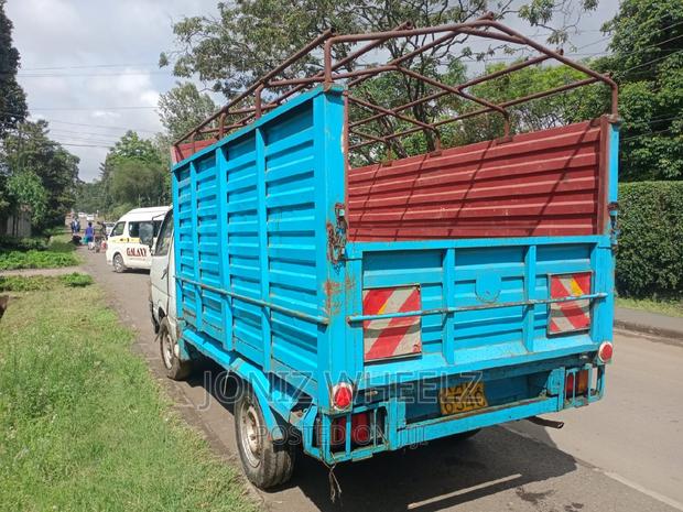 Toyota Hiace Canter Diesel Manual - thumbnail 2